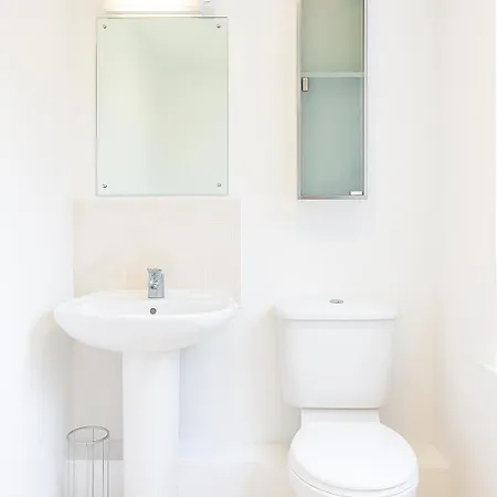 2 Bedroom St Patricks Court 8 *